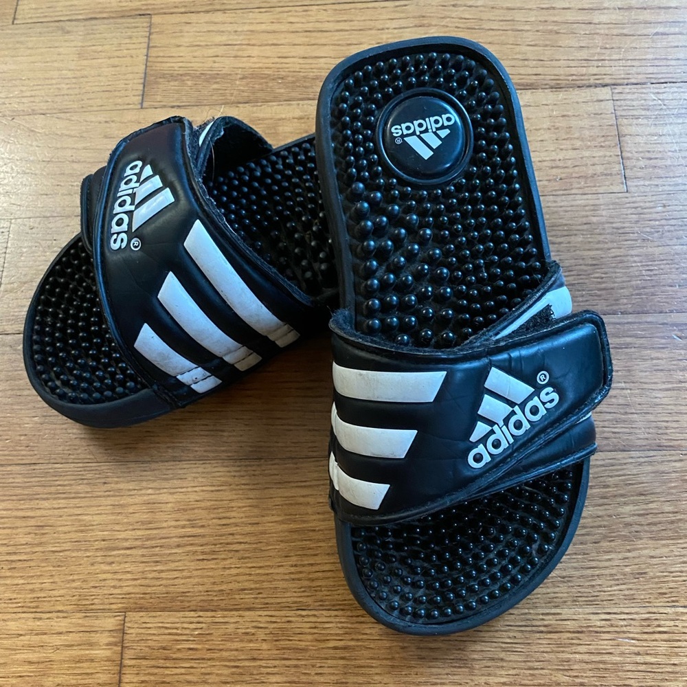 Adidas Kids Black and White Slide Sandals Velcro strap size 13k